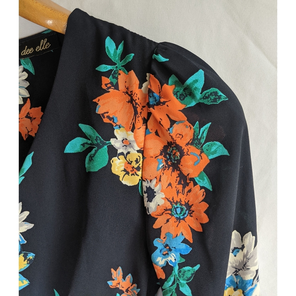 Dee Elle Floral Dress w Peek-a-boo Back Detail 💐 - Picture 8 of 14
